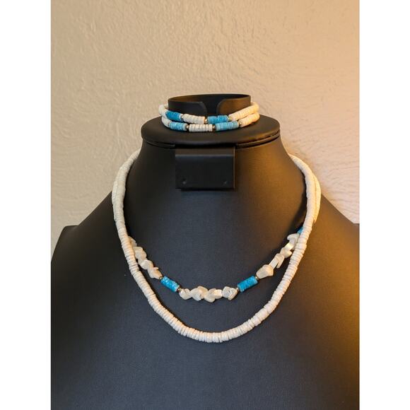 Vintage Lot of Puka Two Necklaces & Two Bracelets - Picture 7 of 8